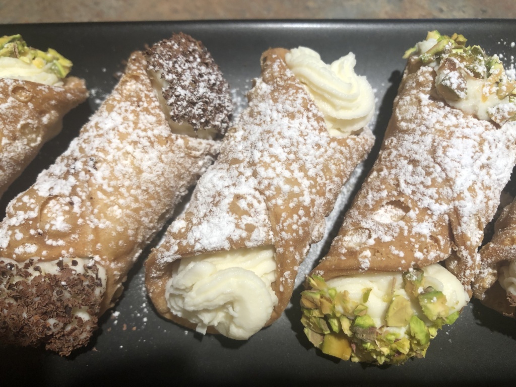 Cannoli.